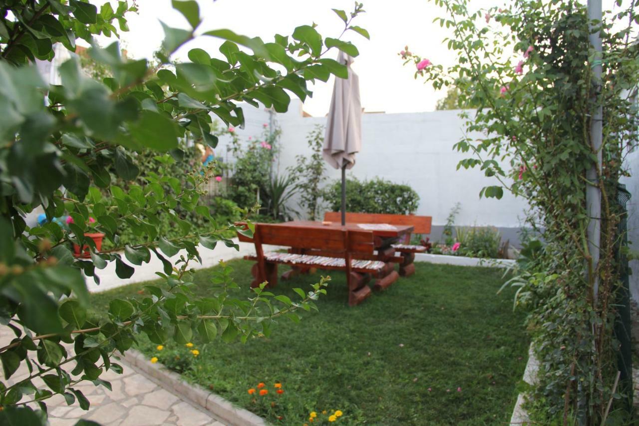 Holiday Home Flora Mostar Esterno foto