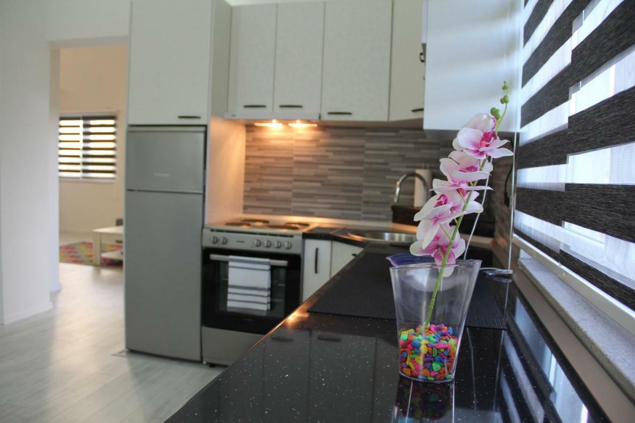 Holiday Home Flora Mostar Esterno foto