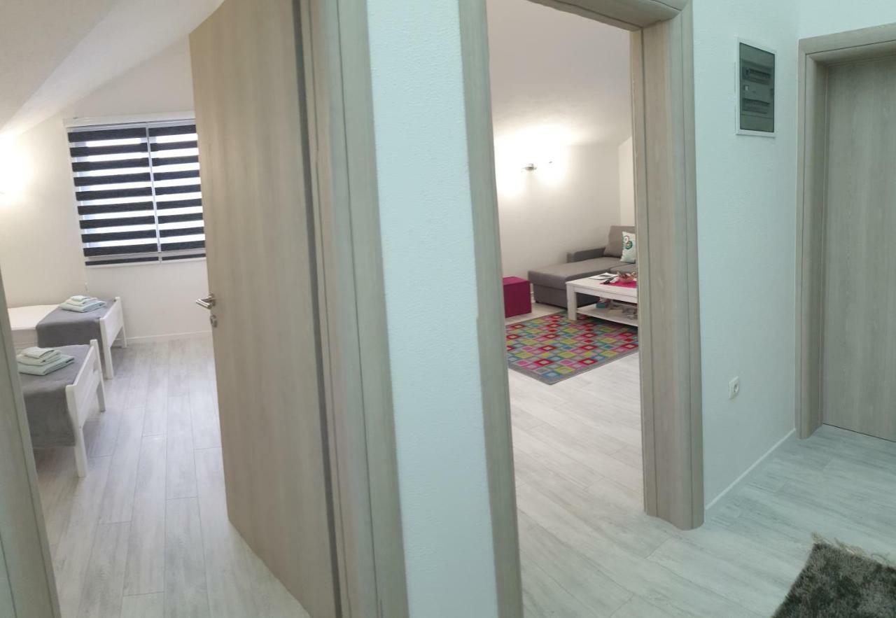 Holiday Home Flora Mostar Esterno foto