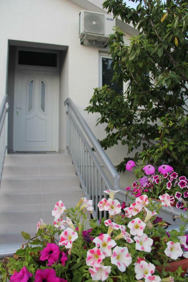 Holiday Home Flora Mostar Esterno foto