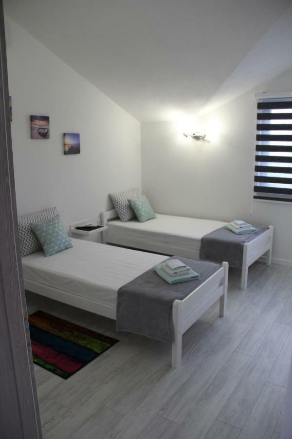 Holiday Home Flora Mostar Esterno foto