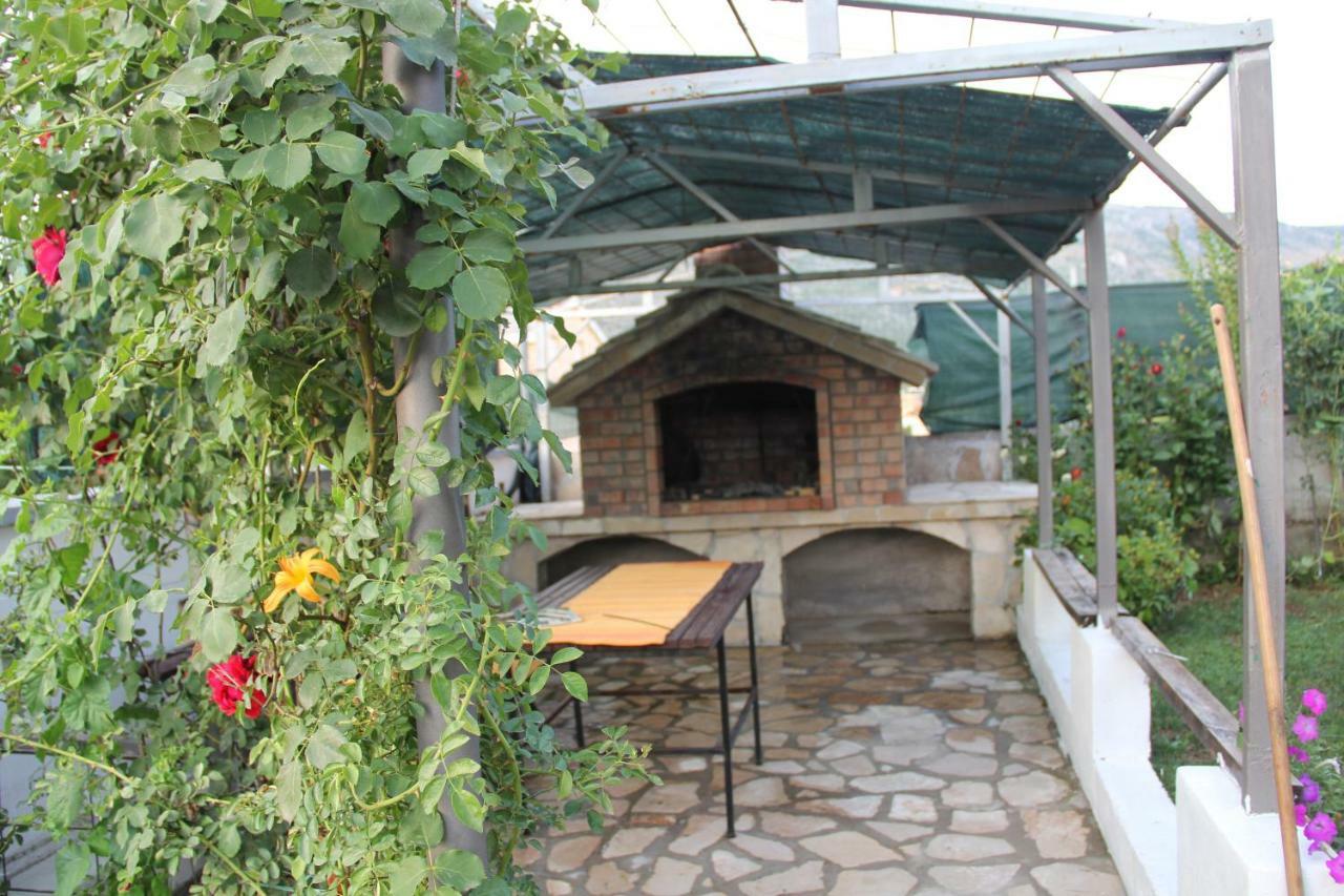 Holiday Home Flora Mostar Esterno foto