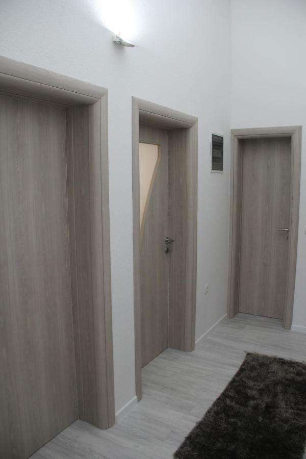 Holiday Home Flora Mostar Esterno foto