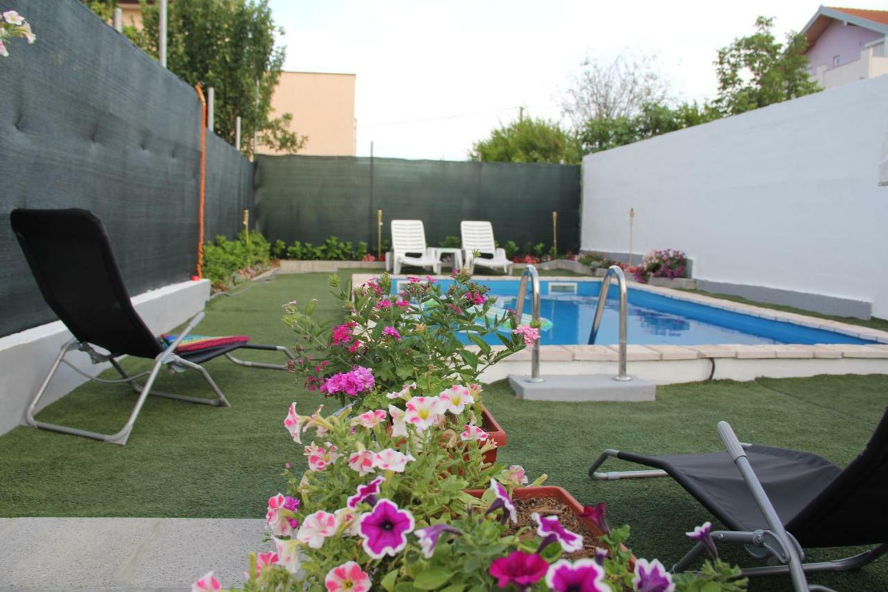 Holiday Home Flora Mostar Esterno foto