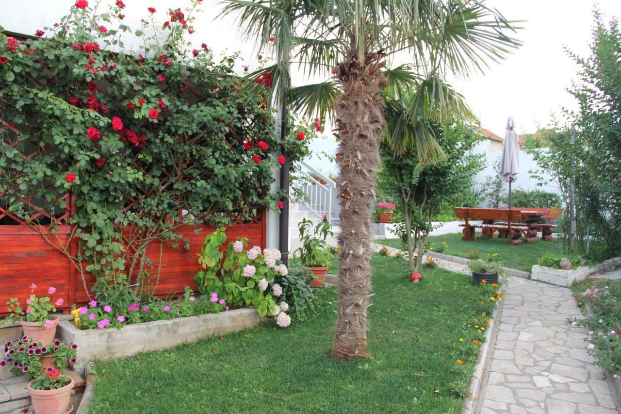 Holiday Home Flora Mostar Esterno foto