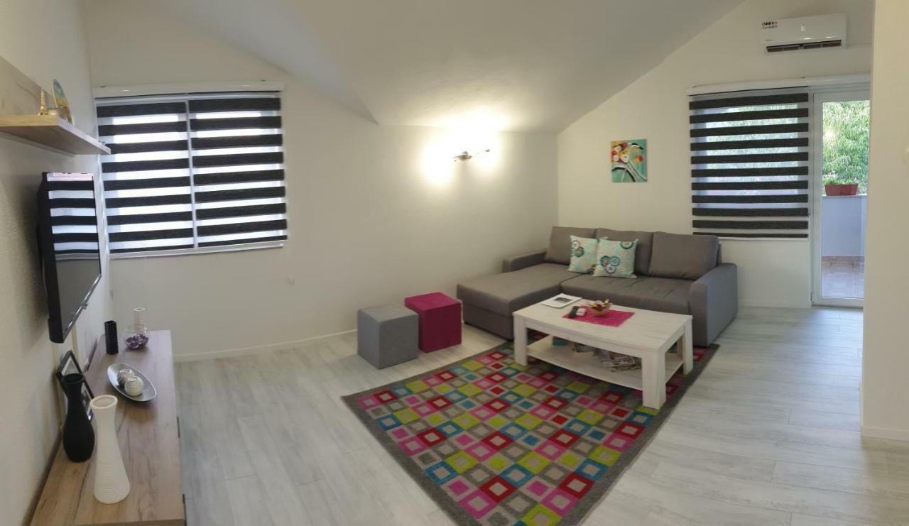 Holiday Home Flora Mostar Esterno foto