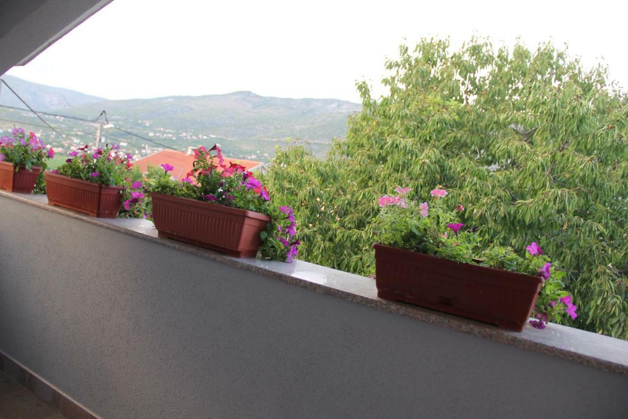 Holiday Home Flora Mostar Esterno foto