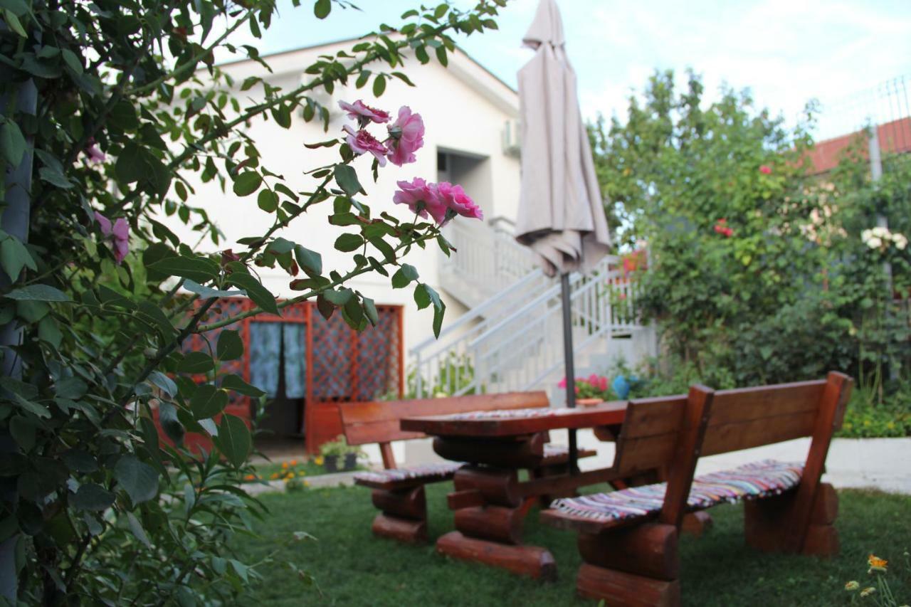 Holiday Home Flora Mostar Esterno foto
