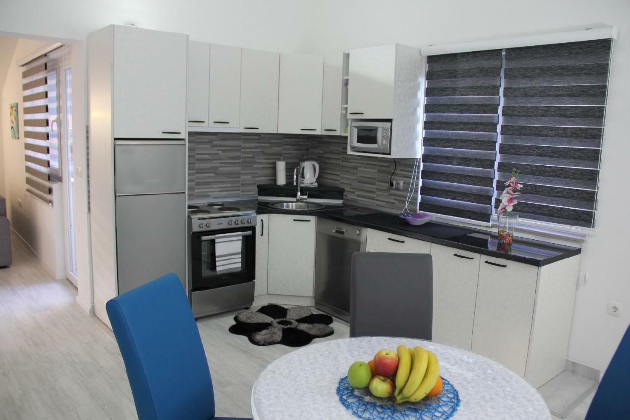 Holiday Home Flora Mostar Esterno foto